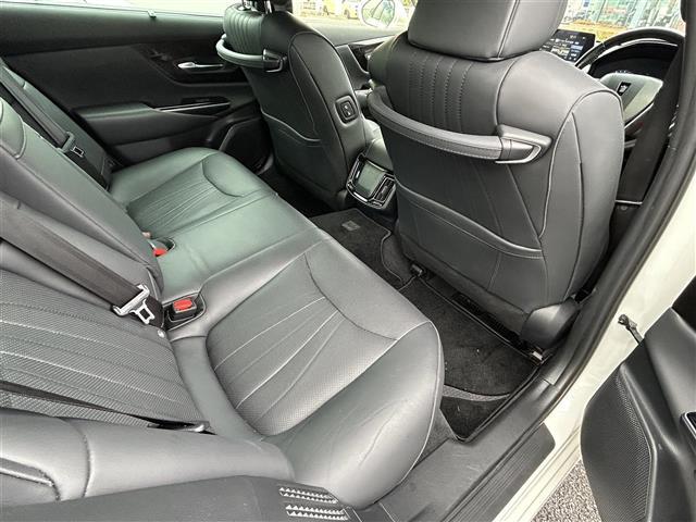 クラウンハイブリッド Ｇ－エグゼクティブ　禁煙車／純正ナビゲーション／パノラミックビューモニタードライブレコーダー／ビルトインＥＴＣ２．０／全席シートヒーター／前席ベンチレーション／プリクラッシュセーフティ／レーダークルーズコントロール（29枚目）