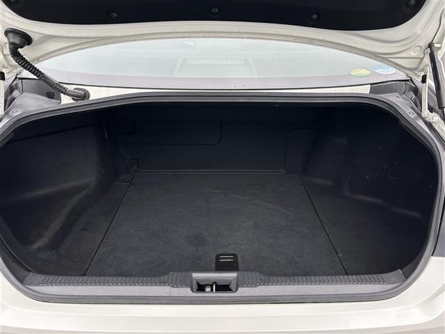 クラウンハイブリッド Ｇ－エグゼクティブ　禁煙車／純正ナビゲーション／パノラミックビューモニタードライブレコーダー／ビルトインＥＴＣ２．０／全席シートヒーター／前席ベンチレーション／プリクラッシュセーフティ／レーダークルーズコントロール（32枚目）