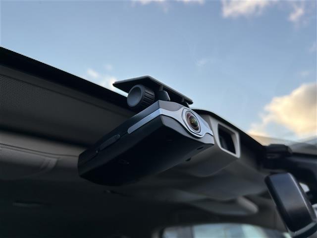 レガシィＢ４ ベースグレード　禁煙車／純正ナビゲーション／バックカメラ／ビルトインＥＴＣ／ドライブレコーダー／全席シートヒーター／ステアリングヒーター／プリクラッシュブレーキ制御／クルーズコントロール／アクティブレーンキープ（7枚目）