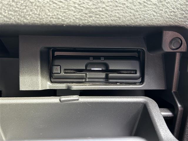 セレナ ハイウェイスターＶ　純正ナビゲーション／アラウンドビューモニター／ドライブレコーダー／ビルトインＥＴＣ／プロパイロット／インテリジェントエマージェンシーブレーキ／インテリジェントＦＣＷ／インテリジェントＢＳＩ（5枚目）