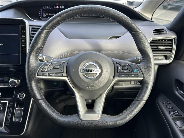 セレナ ハイウェイスターＶ　純正ナビゲーション／アラウンドビューモニター／ドライブレコーダー／ビルトインＥＴＣ／プロパイロット／インテリジェントエマージェンシーブレーキ／インテリジェントＦＣＷ／インテリジェントＢＳＩ（9枚目）