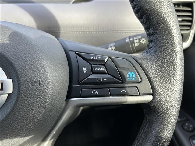 セレナ ハイウェイスターＶ　純正ナビゲーション／アラウンドビューモニター／ドライブレコーダー／ビルトインＥＴＣ／プロパイロット／インテリジェントエマージェンシーブレーキ／インテリジェントＦＣＷ／インテリジェントＢＳＩ（11枚目）