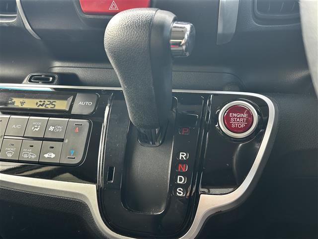 Ｎ－ＢＯＸ Ｇ　ターボＳＳパッケージ　純正ナビゲーション／バックカメラ／ビルトインＥＴＣ／両側電動スライドドア／前席シートヒーター／クルーズコントロール／パドルシフト／シートバックテーブル／リアドアシェード／スタドッレスセット車載（6枚目）