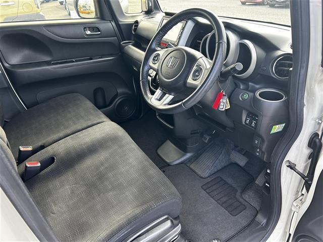 Ｎ－ＢＯＸ Ｇ　ターボＳＳパッケージ　純正ナビゲーション／バックカメラ／ビルトインＥＴＣ／両側電動スライドドア／前席シートヒーター／クルーズコントロール／パドルシフト／シートバックテーブル／リアドアシェード／スタドッレスセット車載（19枚目）