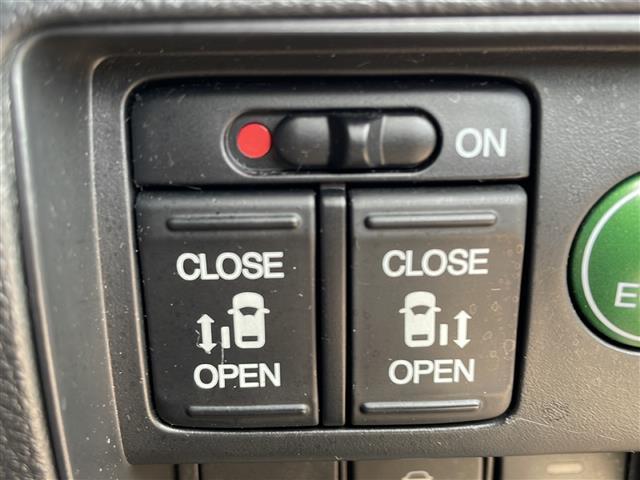 オデッセイ アブソルート　純正ナビゲーション（ＣＤ／ＤＶＤ／ＵＳＢ／ＨＤＭＩ／ＴＶ）アラウンドビューモニター／ビルトインＥＴＣ／フリップダウンモニター／両側電動スライドドア／クルーズコントロール／パドルシフト／ＬＥＤライト（5枚目）