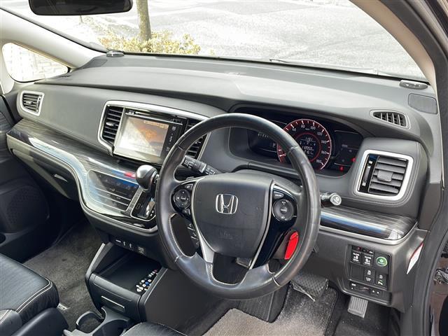 オデッセイ アブソルート　純正ナビゲーション（ＣＤ／ＤＶＤ／ＵＳＢ／ＨＤＭＩ／ＴＶ）アラウンドビューモニター／ビルトインＥＴＣ／フリップダウンモニター／両側電動スライドドア／クルーズコントロール／パドルシフト／ＬＥＤライト（6枚目）