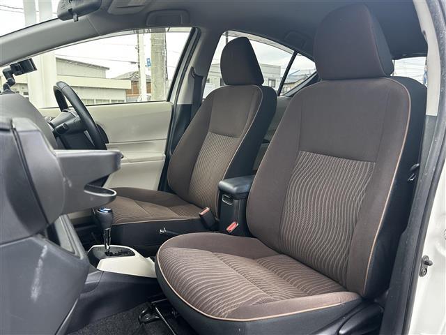 アクア G 純正ナビゲーション/バックカメラ/ETC・前席シートヒーター/ステアリングリモコン/LEDオートライト/アイドリングストップ/純正フロアマット/ドアバイザー(23枚目)