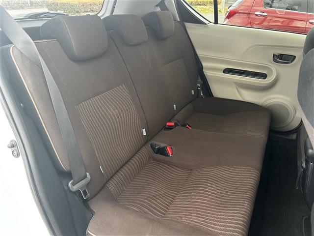 アクア G 純正ナビゲーション/バックカメラ/ETC・前席シートヒーター/ステアリングリモコン/LEDオートライト/アイドリングストップ/純正フロアマット/ドアバイザー(25枚目)