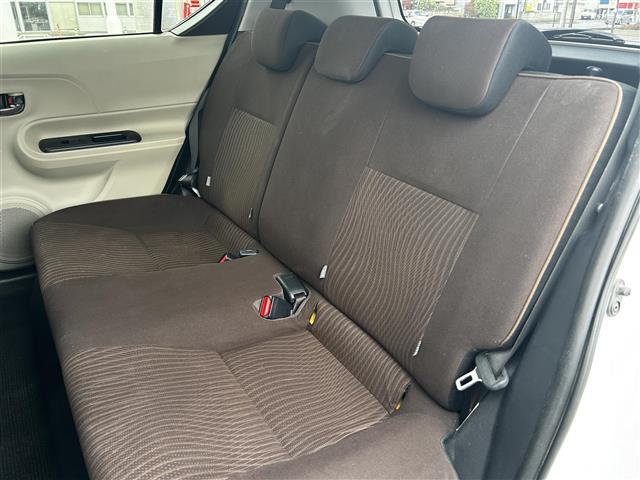 アクア G 純正ナビゲーション/バックカメラ/ETC・前席シートヒーター/ステアリングリモコン/LEDオートライト/アイドリングストップ/純正フロアマット/ドアバイザー(27枚目)