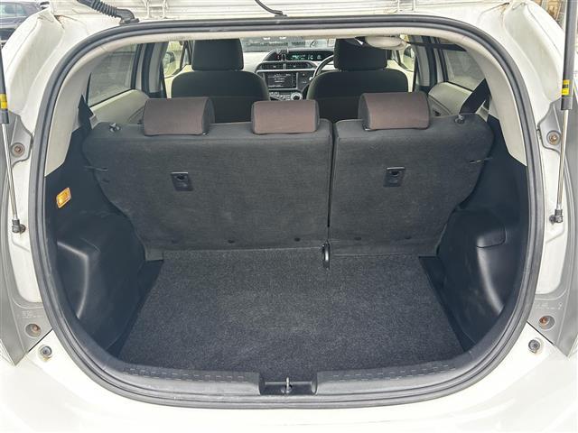 アクア G 純正ナビゲーション/バックカメラ/ETC・前席シートヒーター/ステアリングリモコン/LEDオートライト/アイドリングストップ/純正フロアマット/ドアバイザー(28枚目)