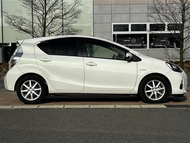 アクア G 純正ナビゲーション/バックカメラ/ETC・前席シートヒーター/ステアリングリモコン/LEDオートライト/アイドリングストップ/純正フロアマット/ドアバイザー(34枚目)