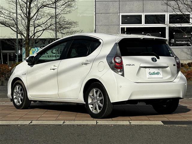 アクア G 純正ナビゲーション/バックカメラ/ETC・前席シートヒーター/ステアリングリモコン/LEDオートライト/アイドリングストップ/純正フロアマット/ドアバイザー(42枚目)