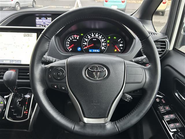 ヴォクシー ＺＳ　煌ＩＩ　純正ナビゲーション／バックカメラ／フリップダウンモニター／ビルトインＥＴＣ／前方ドライブレコーダー／両側電動スライドドア／プリクラッシュセーフティ／レーンディパーチャーアラート／先行車発進告知機能（8枚目）