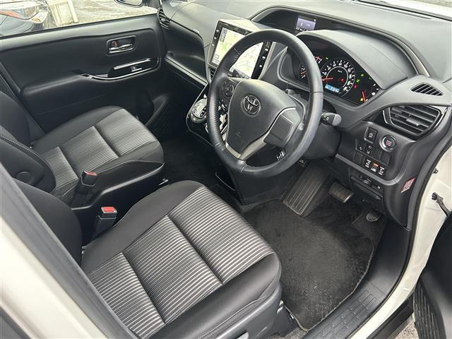 ヴォクシー ＺＳ　煌ＩＩ　純正ナビゲーション／バックカメラ／フリップダウンモニター／ビルトインＥＴＣ／前方ドライブレコーダー／両側電動スライドドア／プリクラッシュセーフティ／レーンディパーチャーアラート／先行車発進告知機能（23枚目）