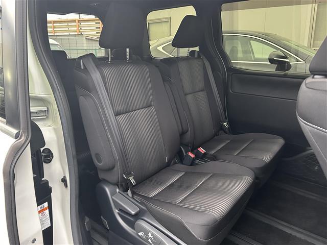 ヴォクシー ＺＳ　煌ＩＩ　純正ナビゲーション／バックカメラ／フリップダウンモニター／ビルトインＥＴＣ／前方ドライブレコーダー／両側電動スライドドア／プリクラッシュセーフティ／レーンディパーチャーアラート／先行車発進告知機能（24枚目）