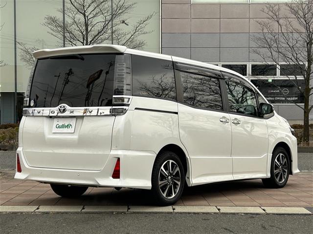 ヴォクシー ＺＳ　煌ＩＩ　純正ナビゲーション／バックカメラ／フリップダウンモニター／ビルトインＥＴＣ／前方ドライブレコーダー／両側電動スライドドア／プリクラッシュセーフティ／レーンディパーチャーアラート／先行車発進告知機能（34枚目）