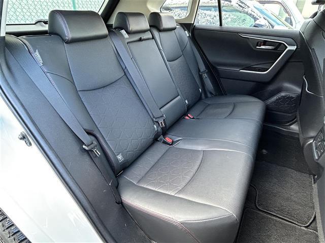 ＲＡＶ４ アドベンチャー　オフロードパッケージ　ワンオーナー衝突回避支援パッケージ　レーダークルーズコントロール　プリクラッシュセーフティ　オートマチックハイビーム　ＬＥＤヘッドライト　オートハイビーム　スマートキー　運転席パワーシート（26枚目）