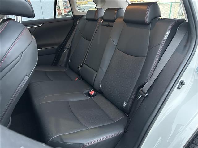 ＲＡＶ４ アドベンチャー　オフロードパッケージ　ワンオーナー衝突回避支援パッケージ　レーダークルーズコントロール　プリクラッシュセーフティ　オートマチックハイビーム　ＬＥＤヘッドライト　オートハイビーム　スマートキー　運転席パワーシート（28枚目）
