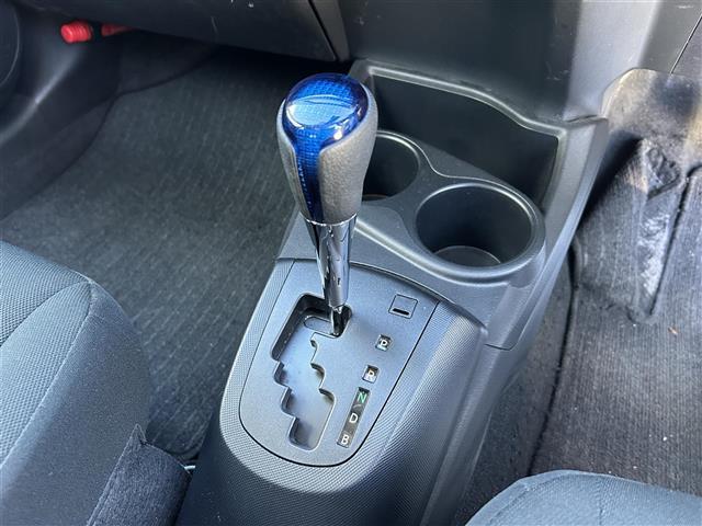 アクア S 純正ナビゲーション/バックカメラ/ビルトインETC/プリクラッシュセーフティ/レーントレーシングアシスト/LEDヘッドライト/社外フロアマット/ドアバイザー(6枚目)