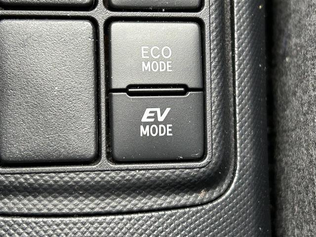 アクア S 純正ナビゲーション/バックカメラ/ビルトインETC/プリクラッシュセーフティ/レーントレーシングアシスト/LEDヘッドライト/社外フロアマット/ドアバイザー(8枚目)