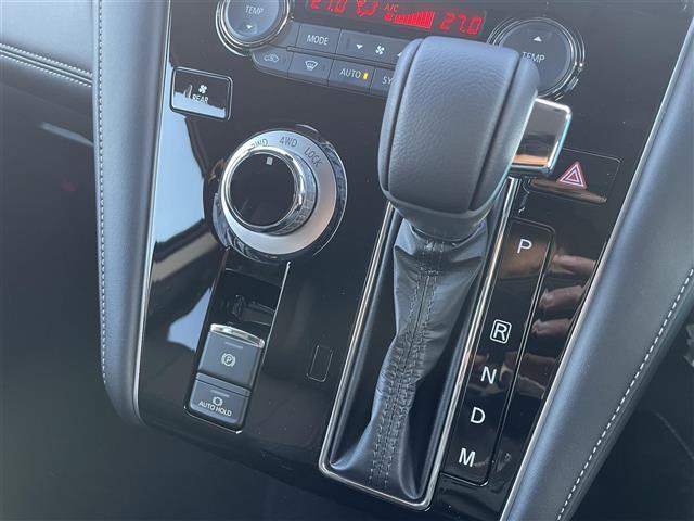 デリカＤ：５ シャモニー　４ＷＤ　登録済未使用車　プリクラッシュセーフティ　両側パワースライドドア　レーダークルーズコントロール　パワーバックドア　全方位カメラ　ハーフレザーシート　運転席パワーシート　ハーフレザーシート（7枚目）