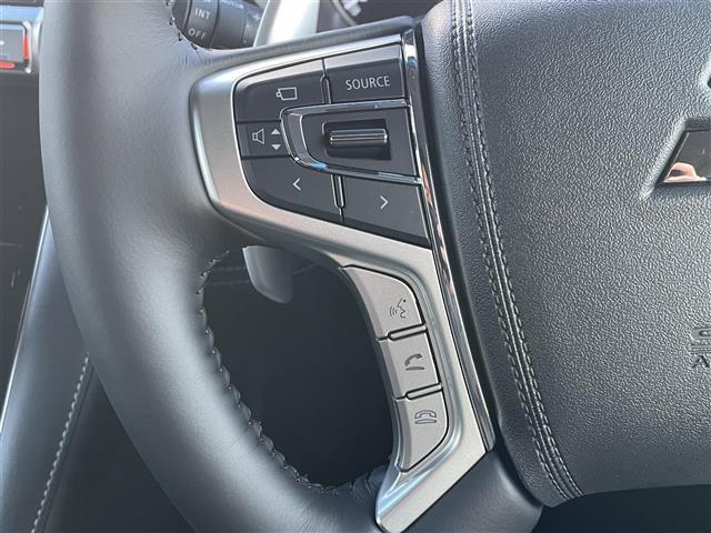 デリカＤ：５ シャモニー　４ＷＤ　登録済未使用車　プリクラッシュセーフティ　両側パワースライドドア　レーダークルーズコントロール　パワーバックドア　全方位カメラ　ハーフレザーシート　運転席パワーシート　ハーフレザーシート（19枚目）