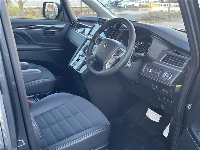 デリカＤ：５ シャモニー　４ＷＤ　登録済未使用車　プリクラッシュセーフティ　両側パワースライドドア　レーダークルーズコントロール　パワーバックドア　全方位カメラ　ハーフレザーシート　運転席パワーシート　ハーフレザーシート（21枚目）