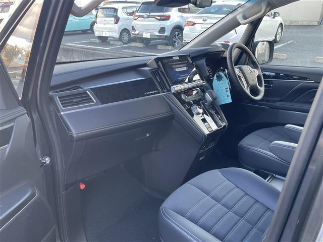 デリカＤ：５ シャモニー　４ＷＤ　登録済未使用車　プリクラッシュセーフティ　両側パワースライドドア　レーダークルーズコントロール　パワーバックドア　全方位カメラ　ハーフレザーシート　運転席パワーシート　ハーフレザーシート（25枚目）