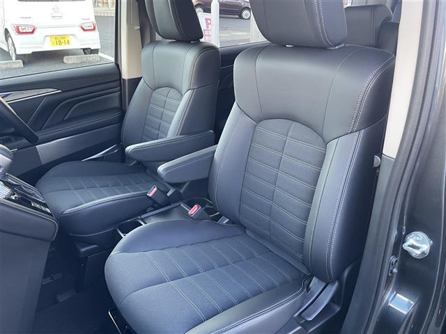 デリカＤ：５ シャモニー　４ＷＤ　登録済未使用車　プリクラッシュセーフティ　両側パワースライドドア　レーダークルーズコントロール　パワーバックドア　全方位カメラ　ハーフレザーシート　運転席パワーシート　ハーフレザーシート（26枚目）