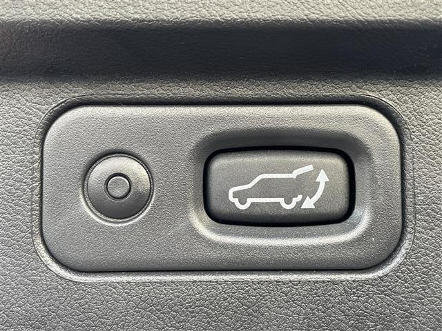 デリカＤ：５ シャモニー　４ＷＤ　登録済未使用車　プリクラッシュセーフティ　両側パワースライドドア　レーダークルーズコントロール　パワーバックドア　全方位カメラ　ハーフレザーシート　運転席パワーシート　ハーフレザーシート（33枚目）