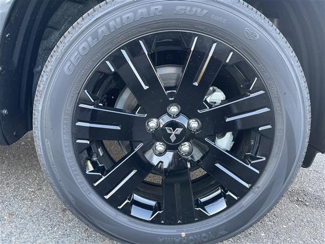 デリカＤ：５ シャモニー　４ＷＤ　登録済未使用車　プリクラッシュセーフティ　両側パワースライドドア　レーダークルーズコントロール　パワーバックドア　全方位カメラ　ハーフレザーシート　運転席パワーシート　ハーフレザーシート（41枚目）