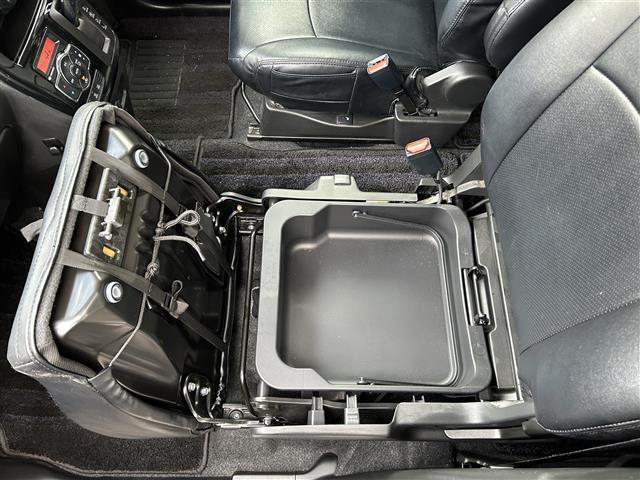 ソリオバンディット ハイブリッドMV 社外ナビゲーション/バックカメラ/ETC/片側電動スライドドア/運転席シートヒーター/デュアルカメラブレーキサポート/車線逸脱抑制機能/車線逸脱警報機能/クルーズコントロール/純正フロアマット(25枚目)