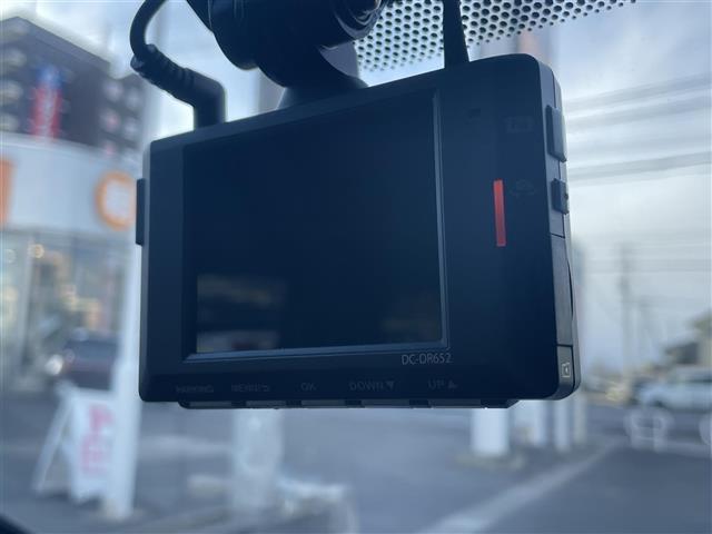 ノア ハイブリッドG 純正ナビゲーション/バックカメラ/フリップダウンモニター/前後ドライブレコーダー/ビルトインETC2.0/デジタルインナーミラー/TRDエアロ/両側電動スライドドア/社外足回り(純正品車載)(4枚目)