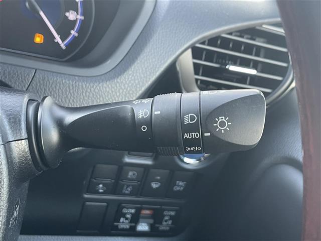 ノア ハイブリッドG 純正ナビゲーション/バックカメラ/フリップダウンモニター/前後ドライブレコーダー/ビルトインETC2.0/デジタルインナーミラー/TRDエアロ/両側電動スライドドア/社外足回り(純正品車載)(13枚目)