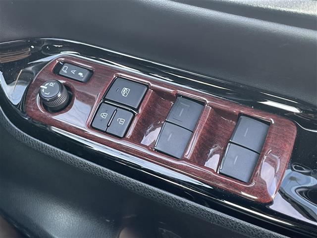 ノア ハイブリッドG 純正ナビゲーション/バックカメラ/フリップダウンモニター/前後ドライブレコーダー/ビルトインETC2.0/デジタルインナーミラー/TRDエアロ/両側電動スライドドア/社外足回り(純正品車載)(19枚目)