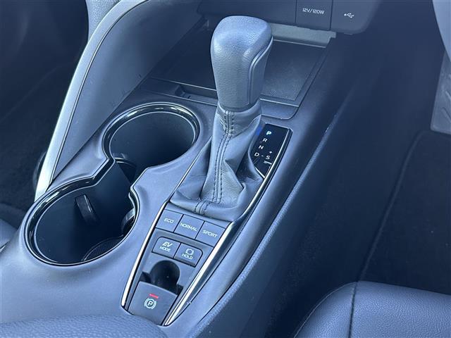 カムリ ＷＳ　純正ディスプレイオーディオ　Ｔコネクトナビ　ＪＢＬサウンドシステム　プリクラッシュセーフティ　全方位カメラ　レーダークルーズコントロール　ハーフレザーシート　スマートキー　ＬＥＤヘッドライト（9枚目）