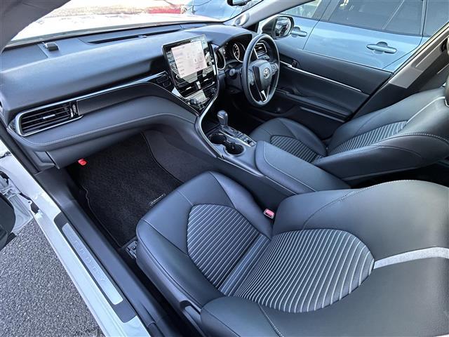 カムリ ＷＳ　純正ディスプレイオーディオ　Ｔコネクトナビ　ＪＢＬサウンドシステム　プリクラッシュセーフティ　全方位カメラ　レーダークルーズコントロール　ハーフレザーシート　スマートキー　ＬＥＤヘッドライト（26枚目）