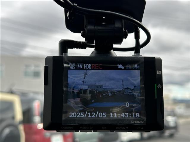 ライズ Ｚ　ディスプレイオーディオ／バックカメラ／前後ドライブレコーダー／前席シートヒーター／衝突警報／衝突回避支援ブレーキ機能／標識認識機能／先行車発進お知らせ機能／アダプティブクルーズコントロール（5枚目）