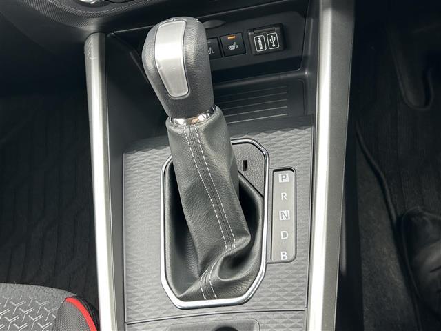 ライズ Ｚ　ディスプレイオーディオ／バックカメラ／前後ドライブレコーダー／前席シートヒーター／衝突警報／衝突回避支援ブレーキ機能／標識認識機能／先行車発進お知らせ機能／アダプティブクルーズコントロール（7枚目）