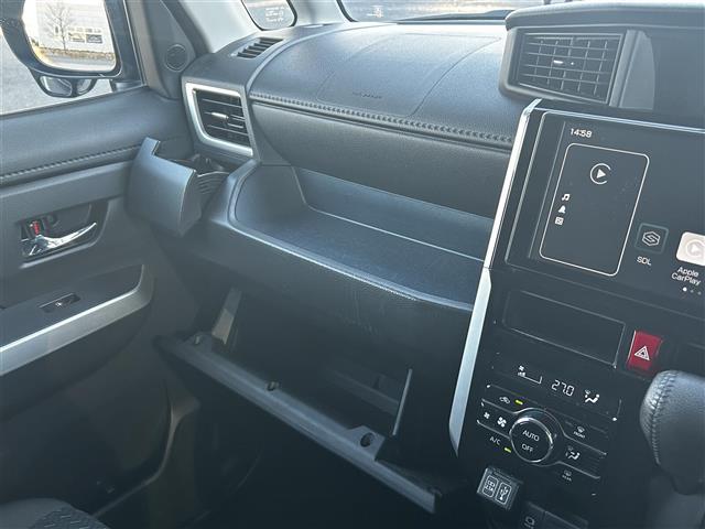 ルーミー カスタムＧ－Ｔ　ワンオーナー　純正ディスプレイオーディオ　レーダークルーズコントロール　トヨタセーフティ　プリクラッシュセーフティ　全方位カメラ　ソナーセンサー　両側パワースライドドア　ビルトインＥＴＣ２．０（9枚目）