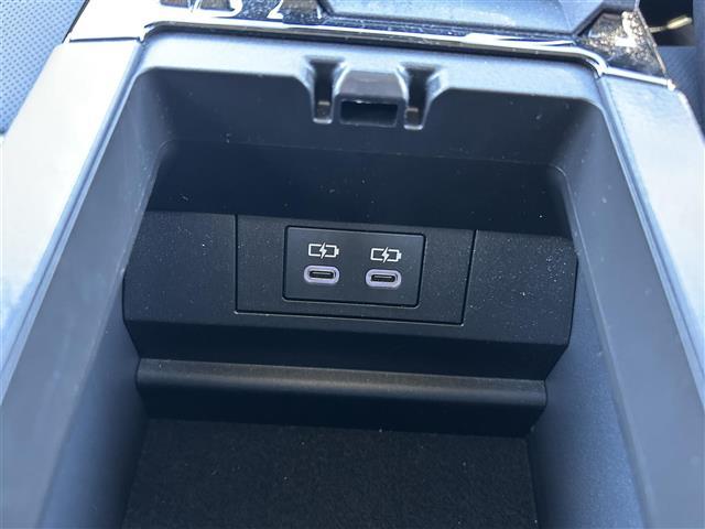 プリウス Z ワンオーナー 4WD プリクラッシュセーフティ レーダークルーズコントロール 純正マルチナビゲーション パノラミックヴューモニター デジタルインナーミラー 前後ドライブレコーダー スマートキー(11枚目)