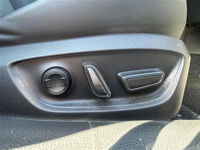 プリウス Z ワンオーナー 4WD プリクラッシュセーフティ レーダークルーズコントロール 純正マルチナビゲーション パノラミックヴューモニター デジタルインナーミラー 前後ドライブレコーダー スマートキー(12枚目)