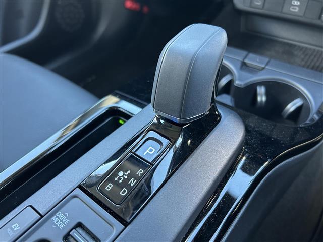 プリウス Z ワンオーナー 4WD プリクラッシュセーフティ レーダークルーズコントロール 純正マルチナビゲーション パノラミックヴューモニター デジタルインナーミラー 前後ドライブレコーダー スマートキー(19枚目)