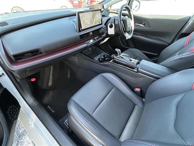 プリウス Z ワンオーナー 4WD プリクラッシュセーフティ レーダークルーズコントロール 純正マルチナビゲーション パノラミックヴューモニター デジタルインナーミラー 前後ドライブレコーダー スマートキー(28枚目)