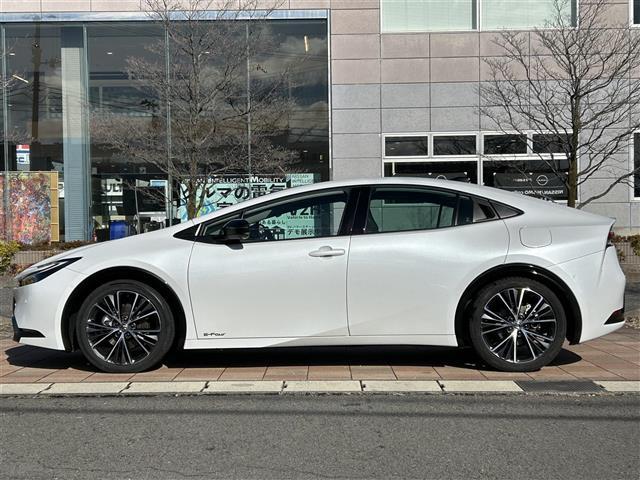 プリウス Z ワンオーナー 4WD プリクラッシュセーフティ レーダークルーズコントロール 純正マルチナビゲーション パノラミックヴューモニター デジタルインナーミラー 前後ドライブレコーダー スマートキー(39枚目)