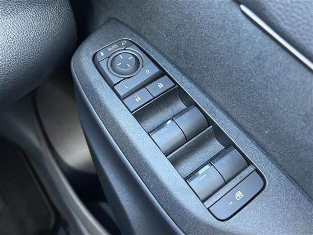 ヤリスクロス ハイブリッドZ 純正ディスプレイオーディオ/パノラミックビューモニター/ビルトインETC2.0/前席シートヒーター/ステアリングヒーター/プリクラッシュセーフティ/レーントレーシングアシスト/ロードサインアシスト(13枚目)