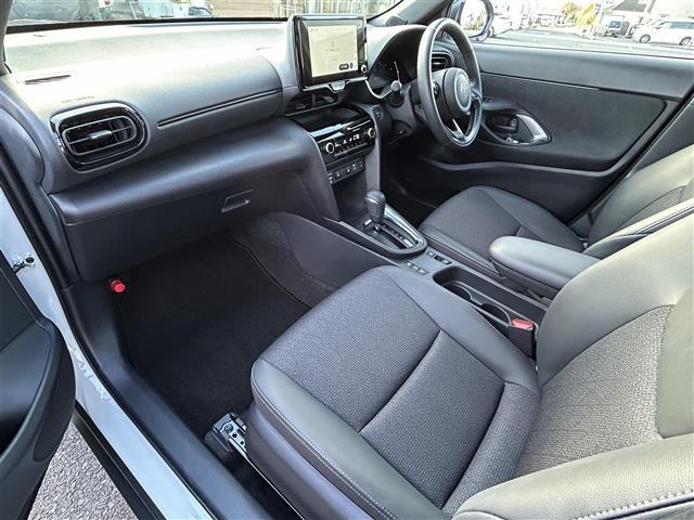 ヤリスクロス ハイブリッドZ 純正ディスプレイオーディオ/パノラミックビューモニター/ビルトインETC2.0/前席シートヒーター/ステアリングヒーター/プリクラッシュセーフティ/レーントレーシングアシスト/ロードサインアシスト(23枚目)