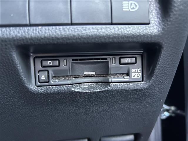 ＲＡＶ４ Ｘ　純正ディスプレイオーディオ／バックカメラ／ビルトインＥＴＣ２．０／プリクラッシュセーフティ／レーントレーシングアシスト／レーダークルーズコントロール／オートマチックハイビーム／ロードサインアシスト（4枚目）