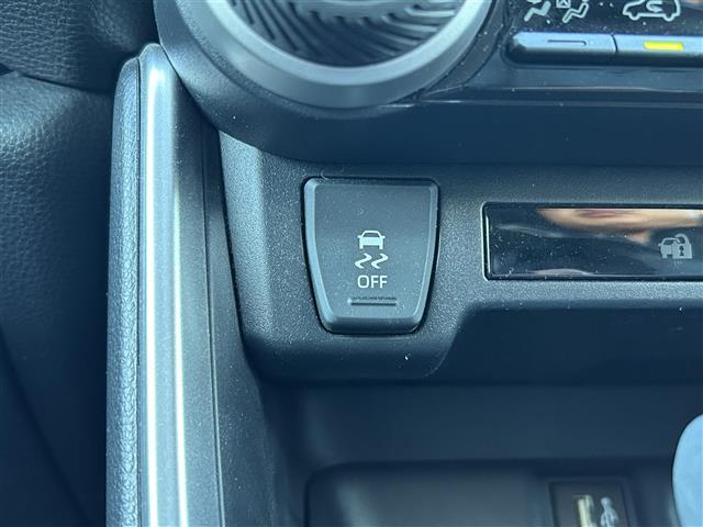 ＲＡＶ４ Ｘ　純正ディスプレイオーディオ／バックカメラ／ビルトインＥＴＣ２．０／プリクラッシュセーフティ／レーントレーシングアシスト／レーダークルーズコントロール／オートマチックハイビーム／ロードサインアシスト（10枚目）