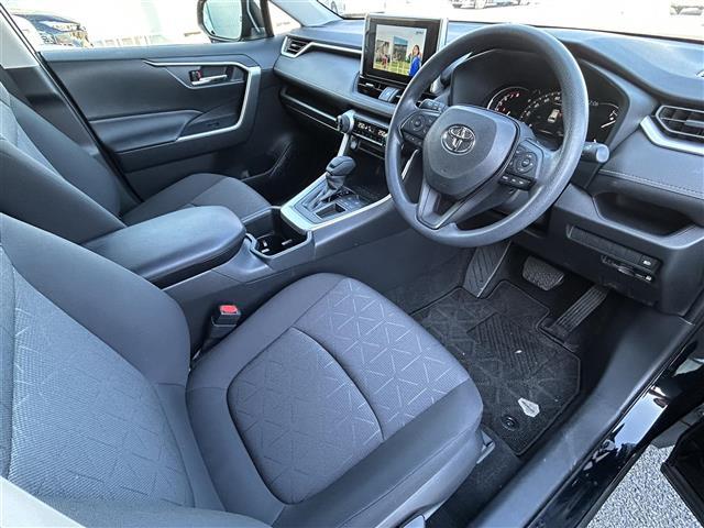 ＲＡＶ４ Ｘ　純正ディスプレイオーディオ／バックカメラ／ビルトインＥＴＣ２．０／プリクラッシュセーフティ／レーントレーシングアシスト／レーダークルーズコントロール／オートマチックハイビーム／ロードサインアシスト（21枚目）